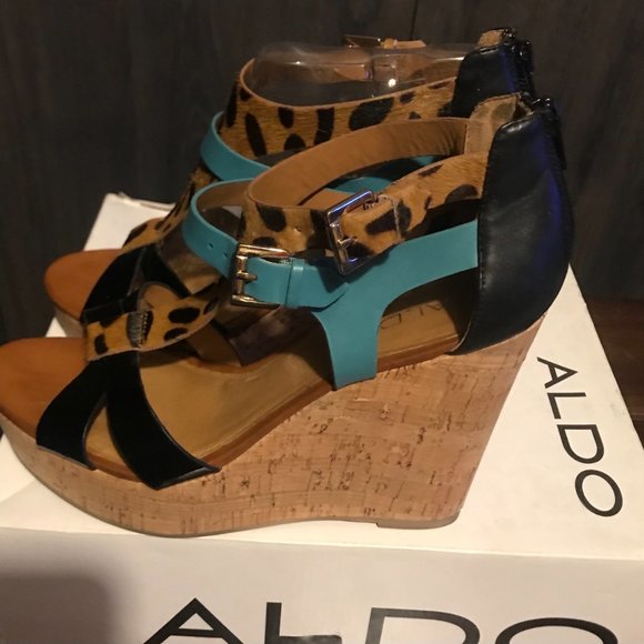 Platform Wedge Sandal - Picture 3 of 3